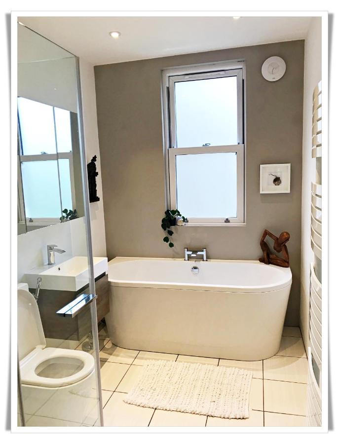 Spacious And Modern 2 Bedroom Flat Near The City Centre EDI Exterior photo